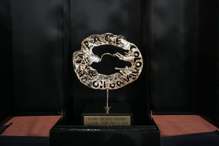 Colomba d'oro per la pace