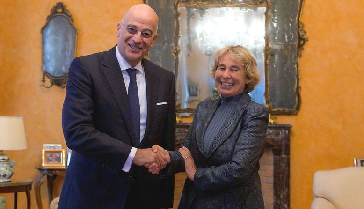 Stefania Craxi (dx) – Foto: ministero degli Affari esteri della Grecia (via Flickr)